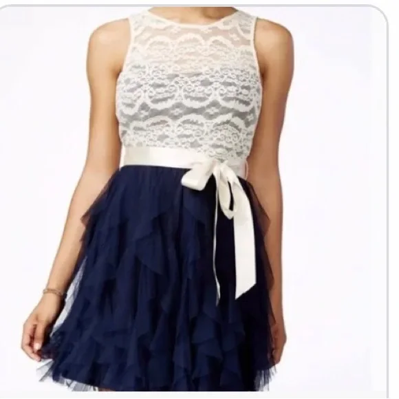 Prom/ formal event. - Picture 1 of 3